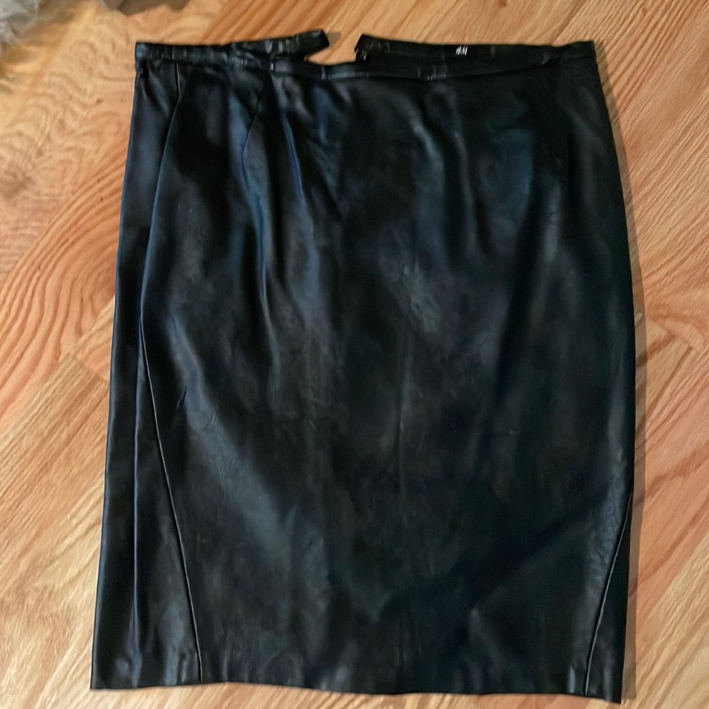 H&M faux leather pencil skirt size 8